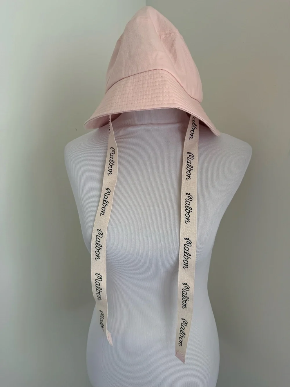 NEW Malbon Dena Gold Women’s Bucket Hat Pink S/M